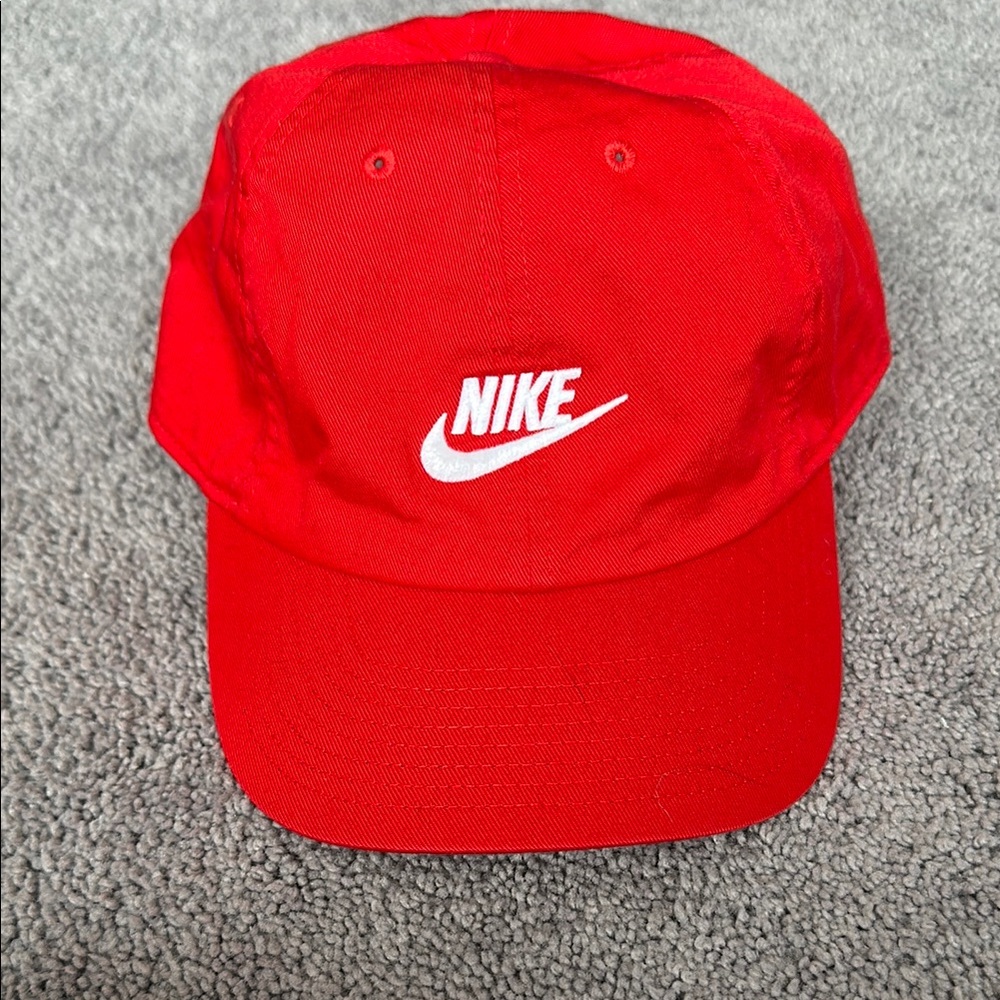 Nike Large/XL club cap Red hat nwot